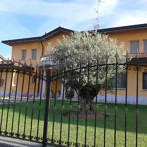  Bed & Breakfast One M