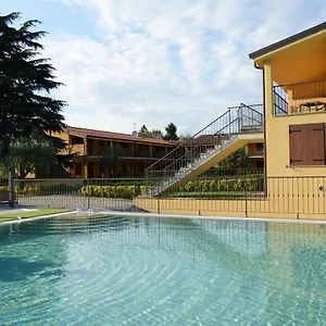 Aparthotel La Perla