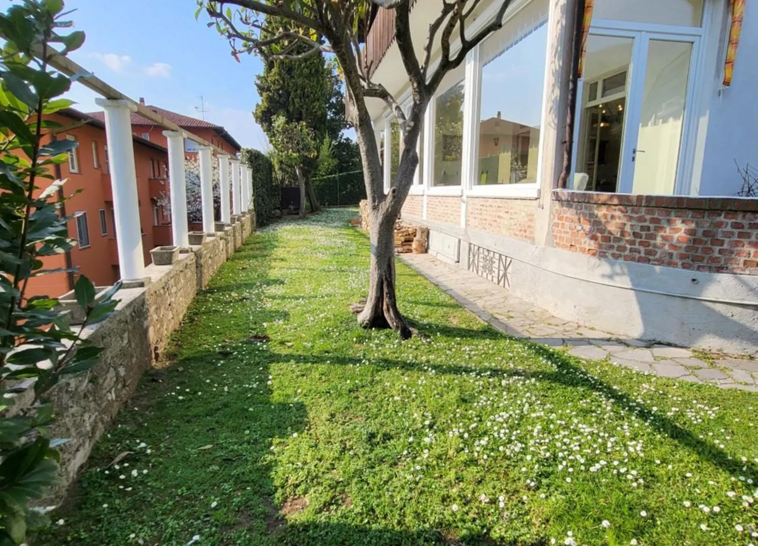 B&B Le Colombine Abbadia Lariana Bed & Breakfast